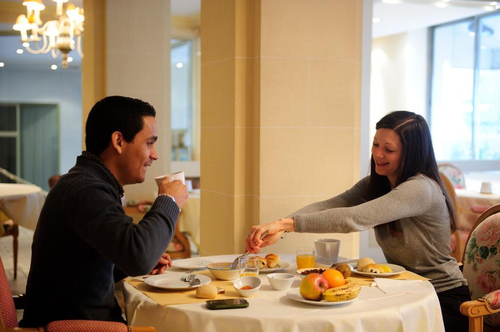 Le Grand Hotel Saint-Quentin  Zewnętrze zdjęcie