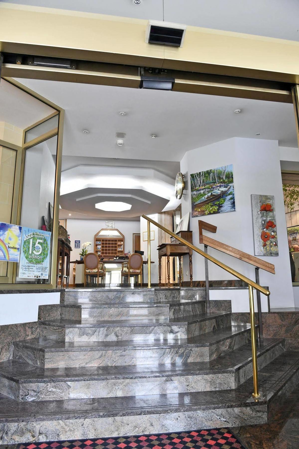 Le Grand Hotel Saint-Quentin  Zewnętrze zdjęcie