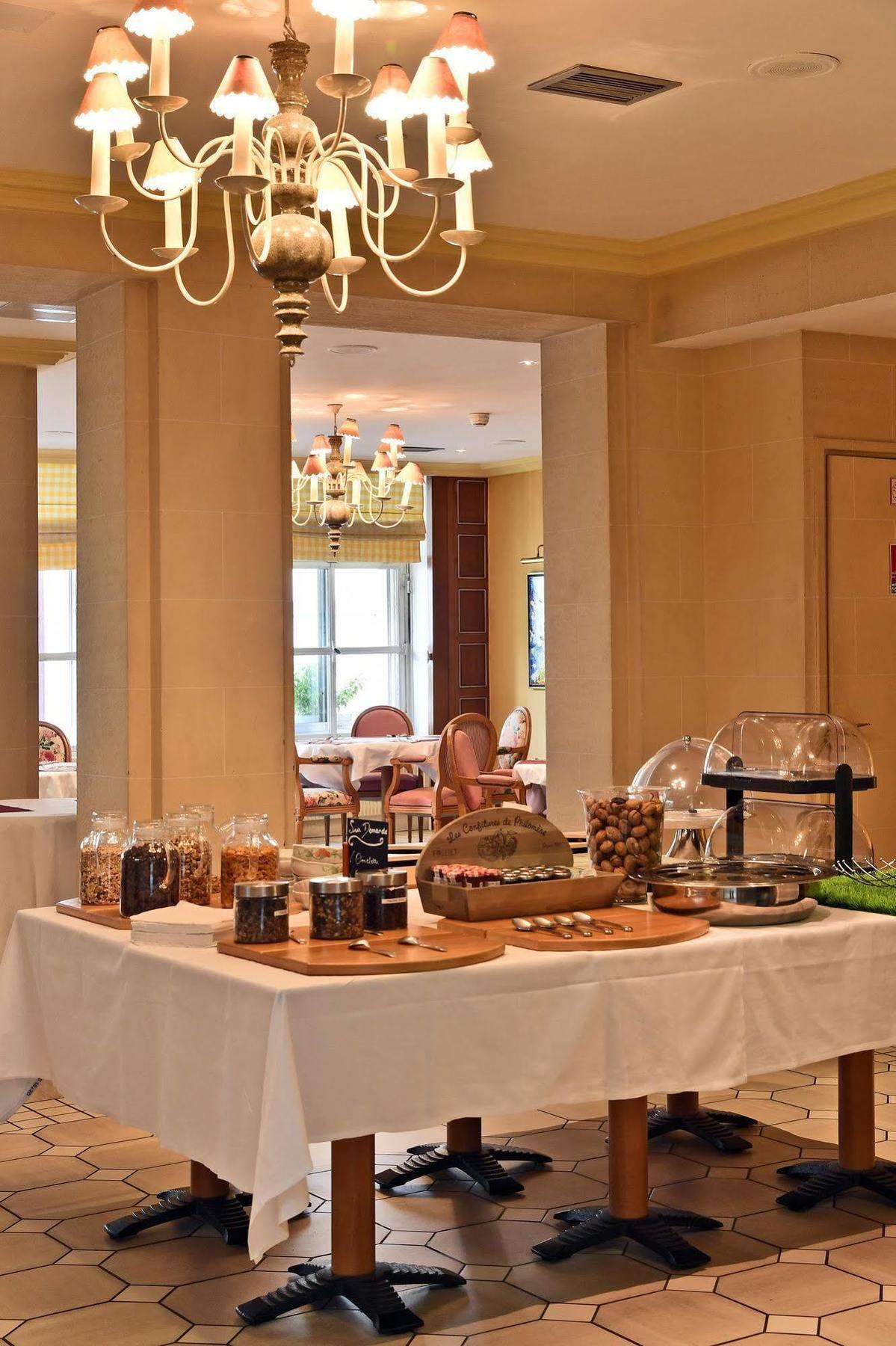 Le Grand Hotel Saint-Quentin  Zewnętrze zdjęcie